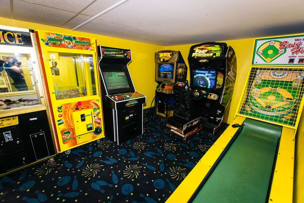 Devon Lanes | 300 Lancaster Ave, Devon, PA 19333, USA | Phone: (610) 688-1920