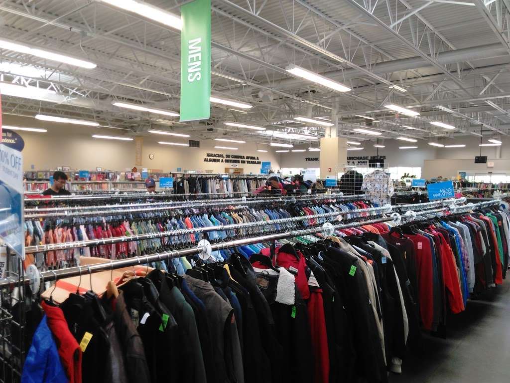 Goodwill Store & Donation Center | 2015 Meadow Ln, Pewaukee, WI 53072, USA | Phone: (262) 574-0704