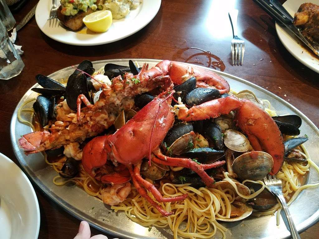 Vesuvios Ristorante | 300 Dupont Ave, Newburgh, NY 12550, USA | Phone: (845) 565-3199