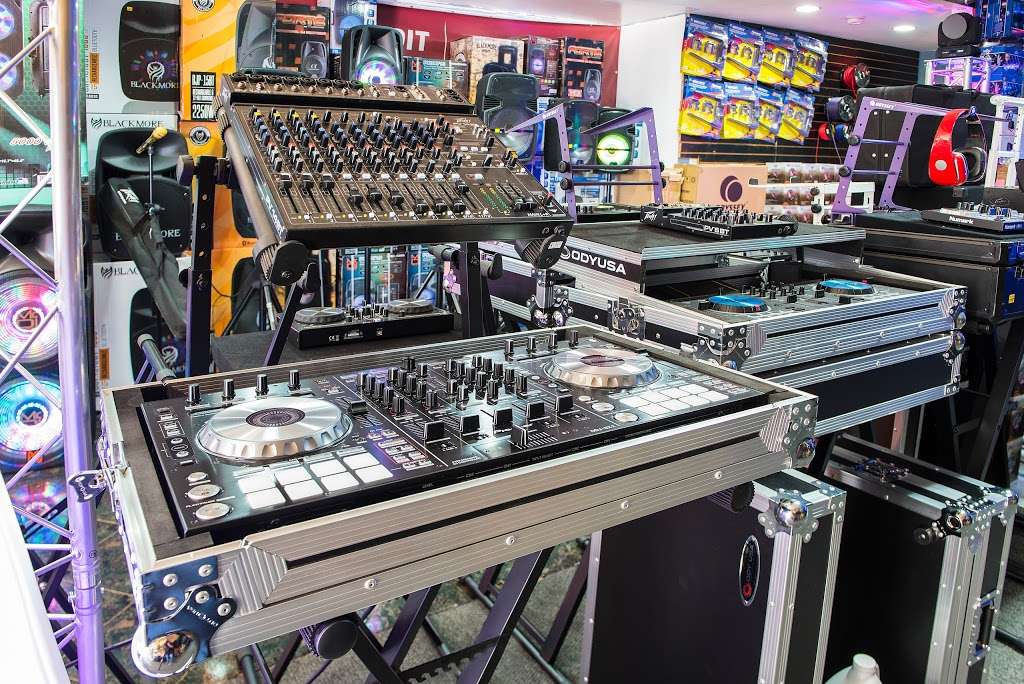 DJ Custom Audio | 8696 Atlantic Ave, South Gate, CA 90280, USA | Phone: (323) 944-7844