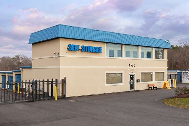 CubeSmart Self Storage | 640 N Black Horse Pike, Williamstown, NJ 08094, USA | Phone: (856) 262-7818