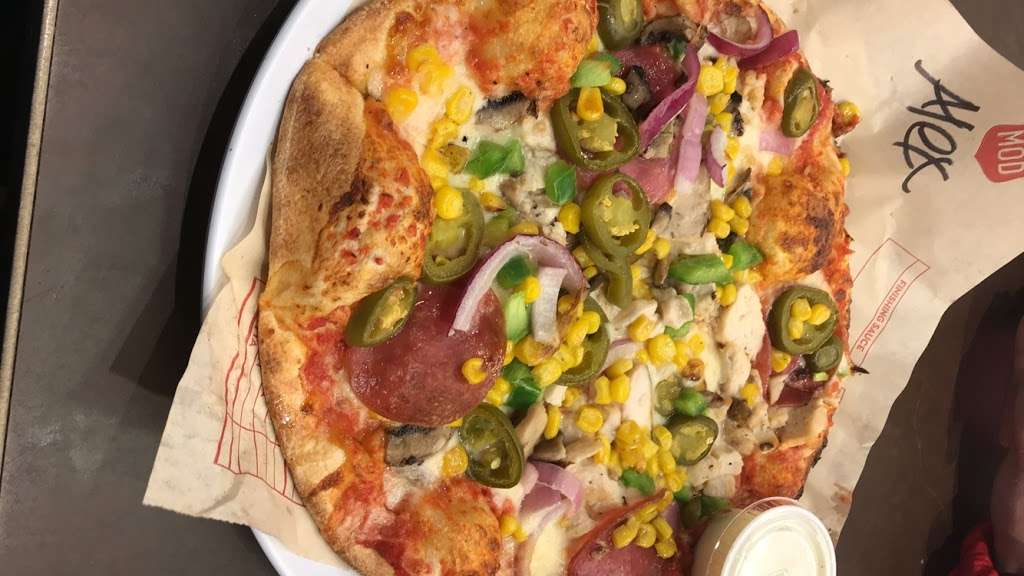 MOD Pizza | 701 N Milwaukee Ave #364, Vernon Hills, IL 60061 | Phone: (847) 281-0177