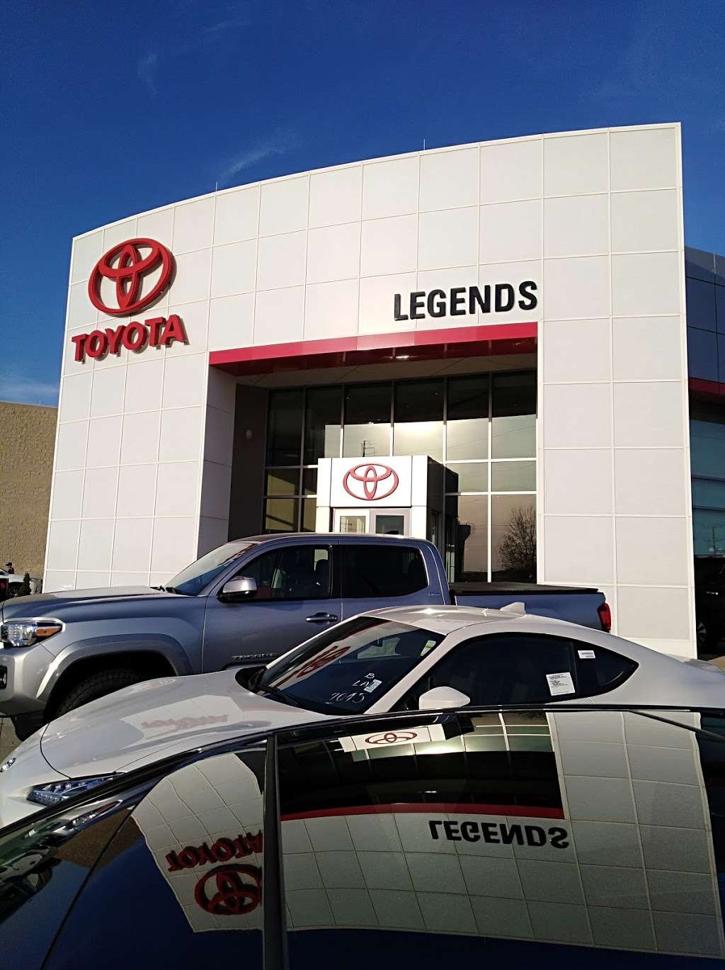 Legends Toyota | 10100 Parallel Pkwy, Kansas City, KS 66109, USA | Phone: (913) 299-8600
