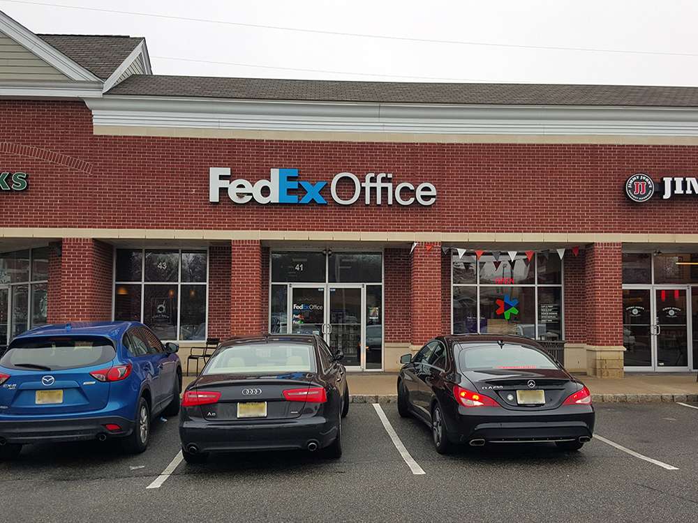 FedEx Office Print & Ship Center | 41 Eisenhower Pkwy, Roseland, NJ 07068 | Phone: (973) 618-0950