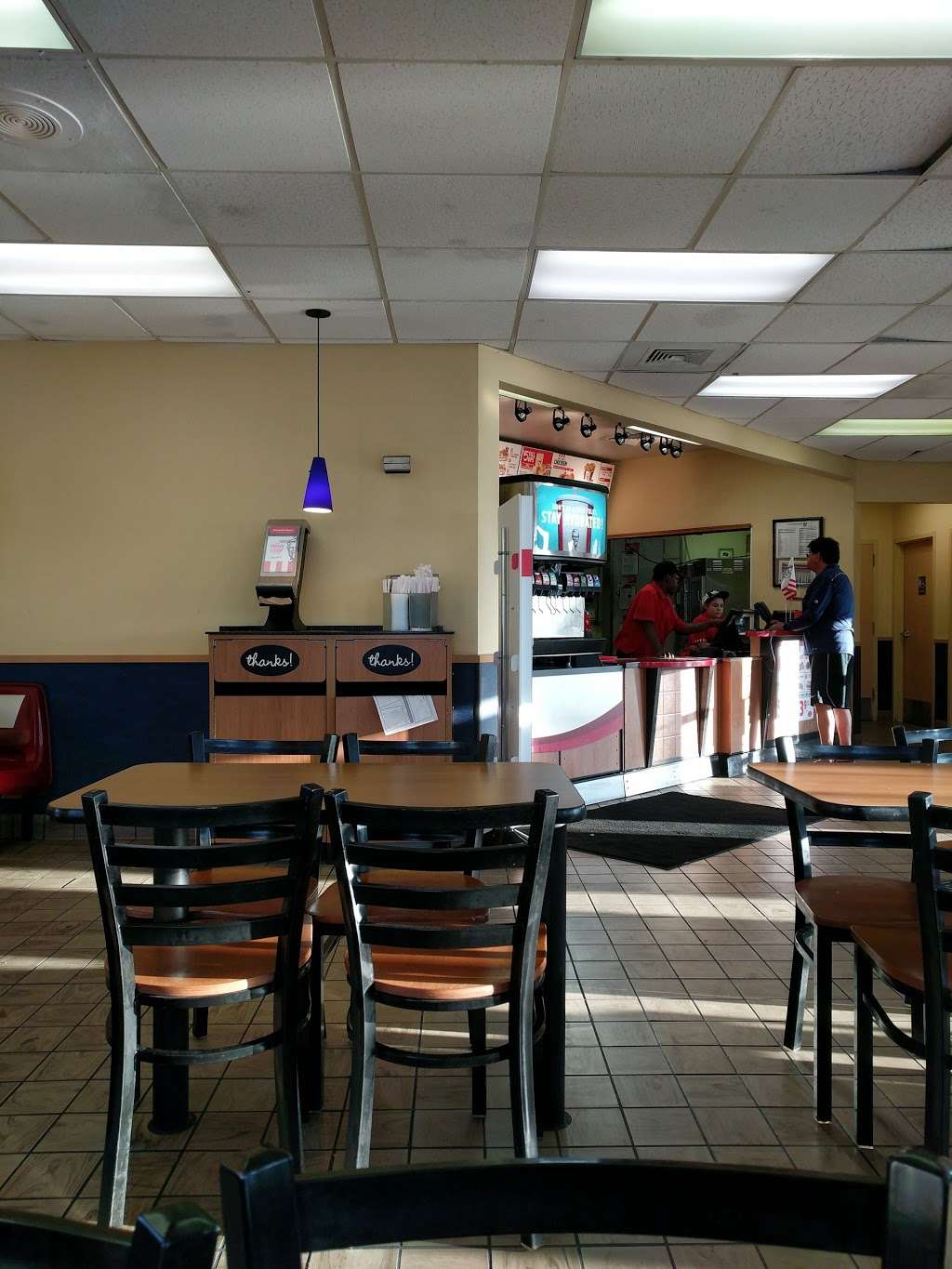 KFC | 331 W Sunset Dr, Waukesha, WI 53189, USA | Phone: (262) 544-0050