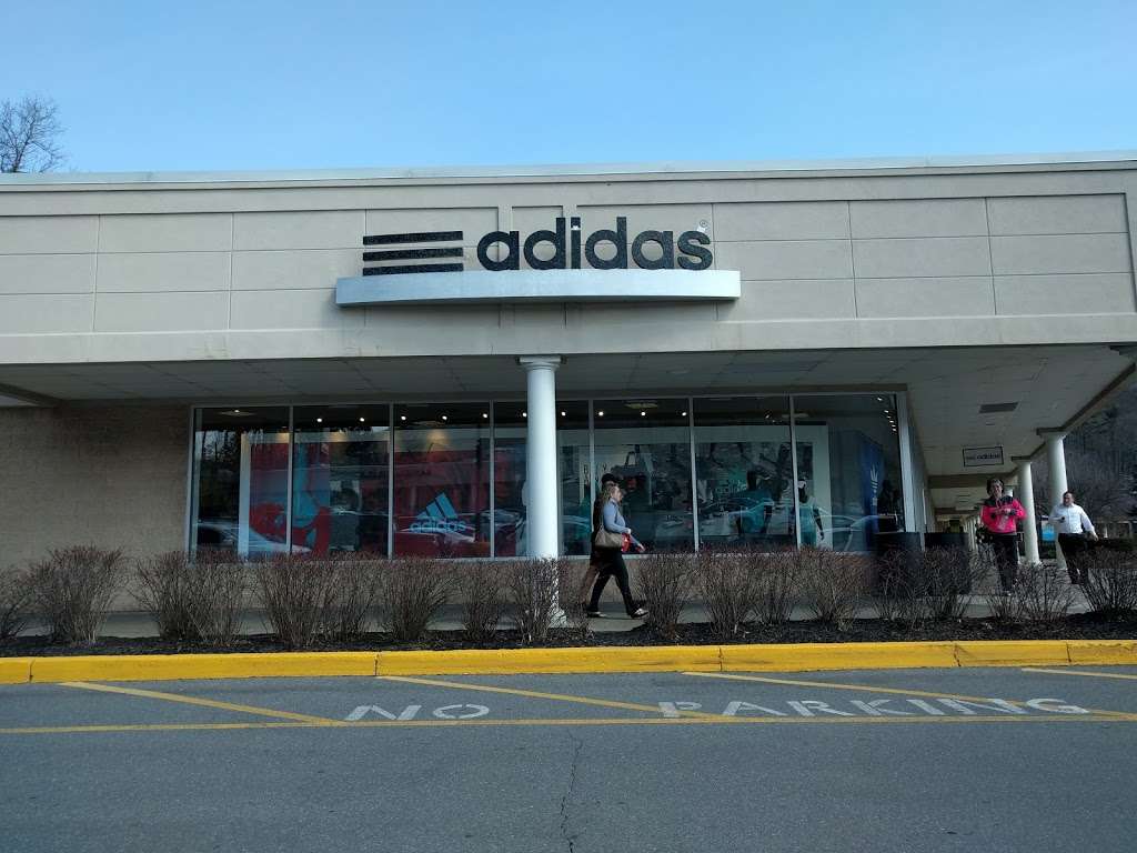 adidas Outlet | 1000 Premium Outlets Dr Suite D09, Tannersville, PA 18372 | Phone: (570) 629-0410