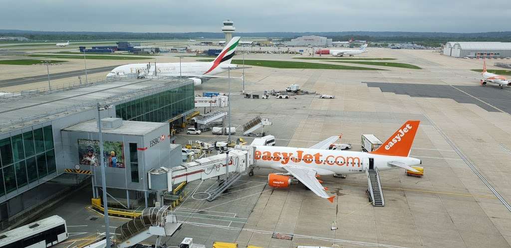 Gatwick Airport North Terminal Short Stay Parking | Departures Rd, Horley, Gatwick RH6 0PJ, UK | Phone: 0330 313 2125