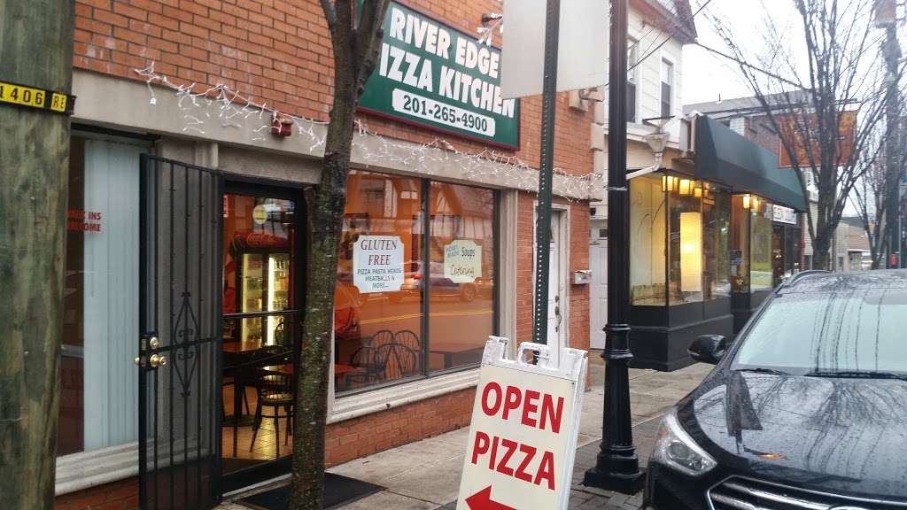 River Edge Pizza Kitchen | 830 Kinderkamack Rd, River Edge, NJ 07661, USA | Phone: (201) 265-4900
