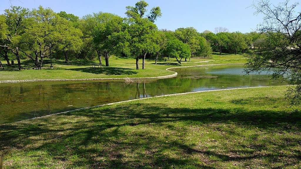 Emerald Lake Park | 6102 Mountain Creek Pkwy, Dallas, TX 75201, USA | Phone: (214) 670-4100