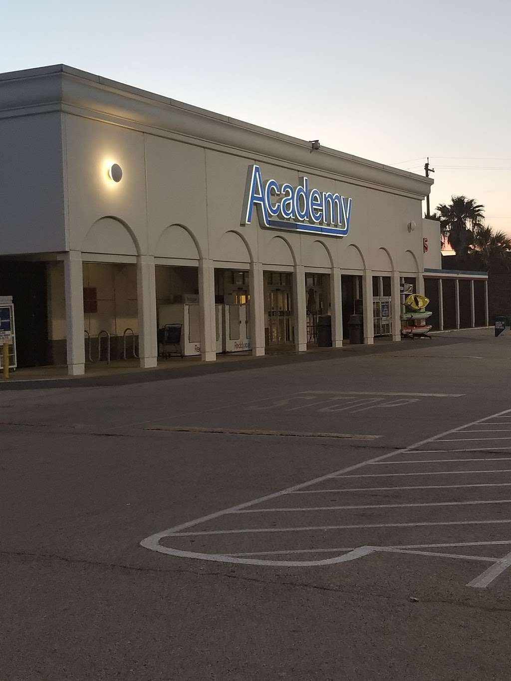 Academy Sports + Outdoors | 4523 Fort Crockett Blvd, Galveston, TX 77550, USA | Phone: (409) 941-6550