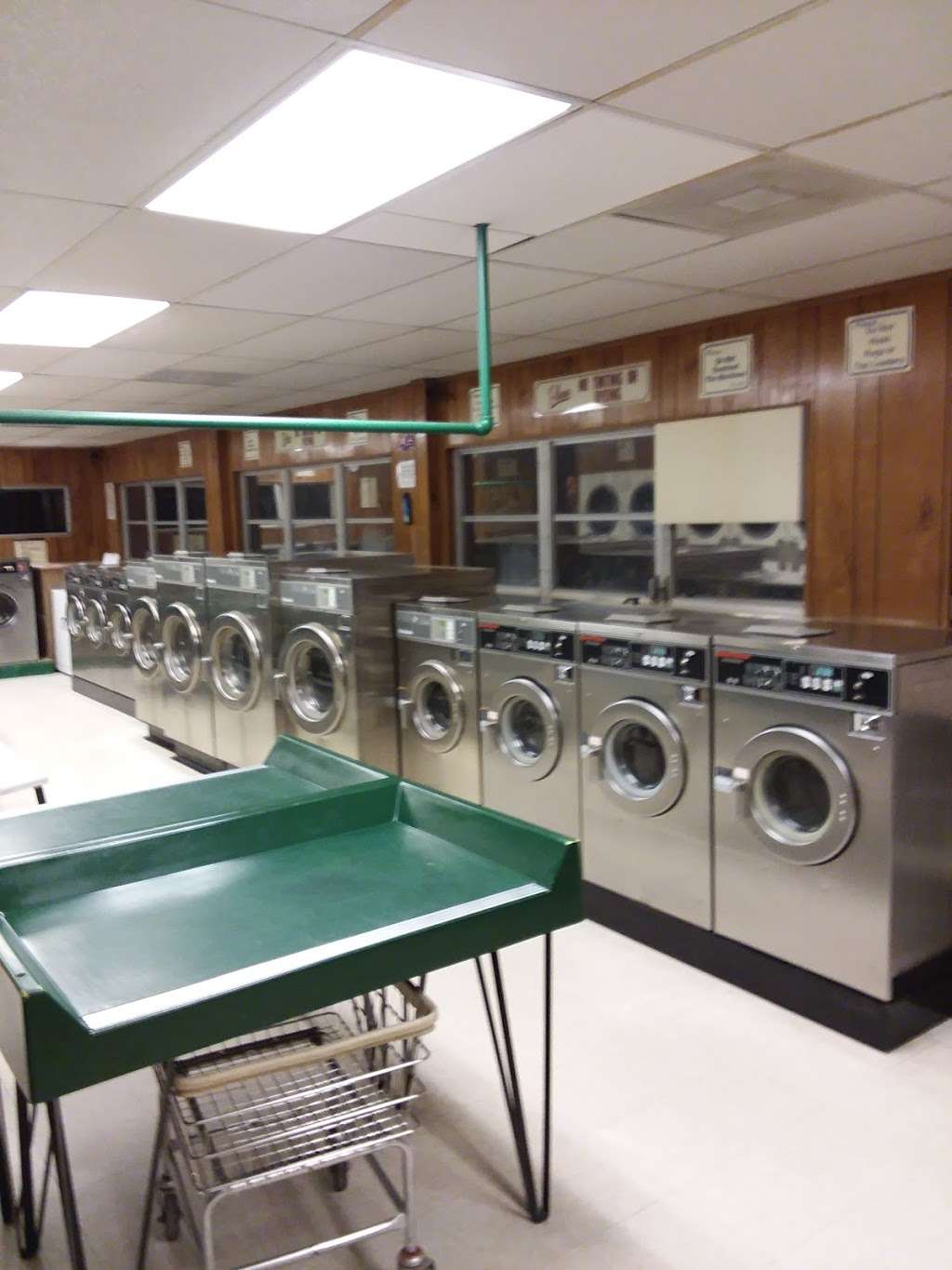 441 Coin Laundry | 1699 E Main St, Leesburg, FL 34748 | Phone: (352) 552-4814