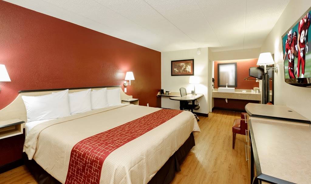 Red Roof Inn Columbus West - Hilliard | 5001 Renner Rd, Columbus, OH 43228, USA | Phone: (614) 878-9245