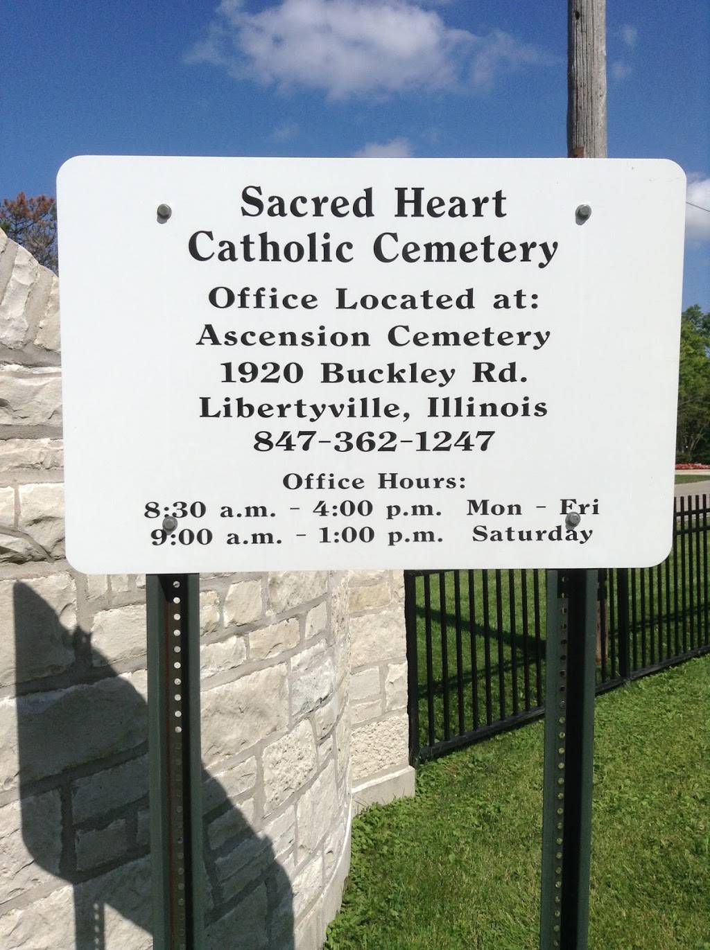 Sacred Heart Cemetery | Lee Rd, Northbrook, IL 60062, USA | Phone: (847) 362-1247