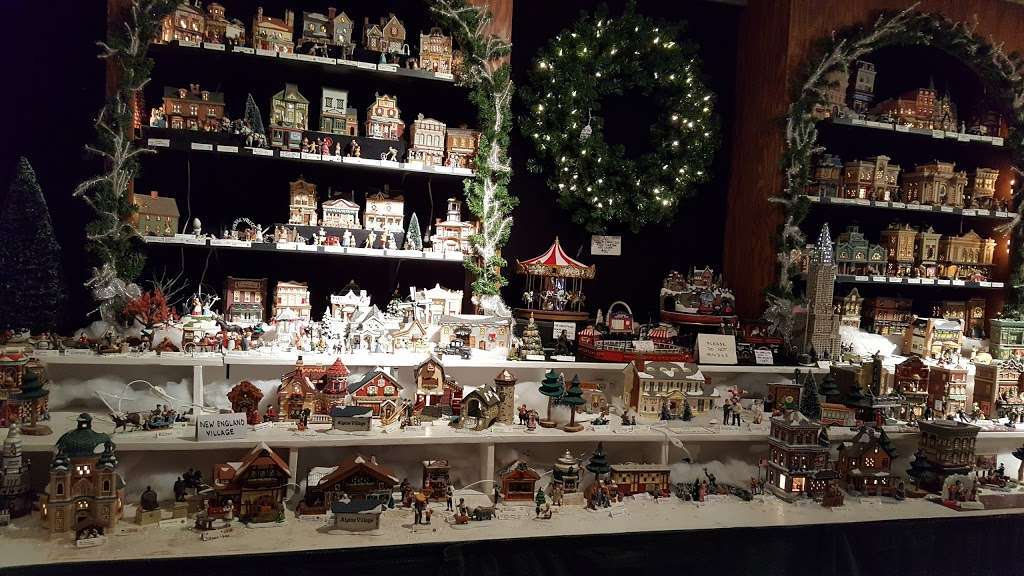 Murdoughs Christmas Barn | 945 W Penn Ave, Robesonia, PA 19551, USA | Phone: (610) 693-5369