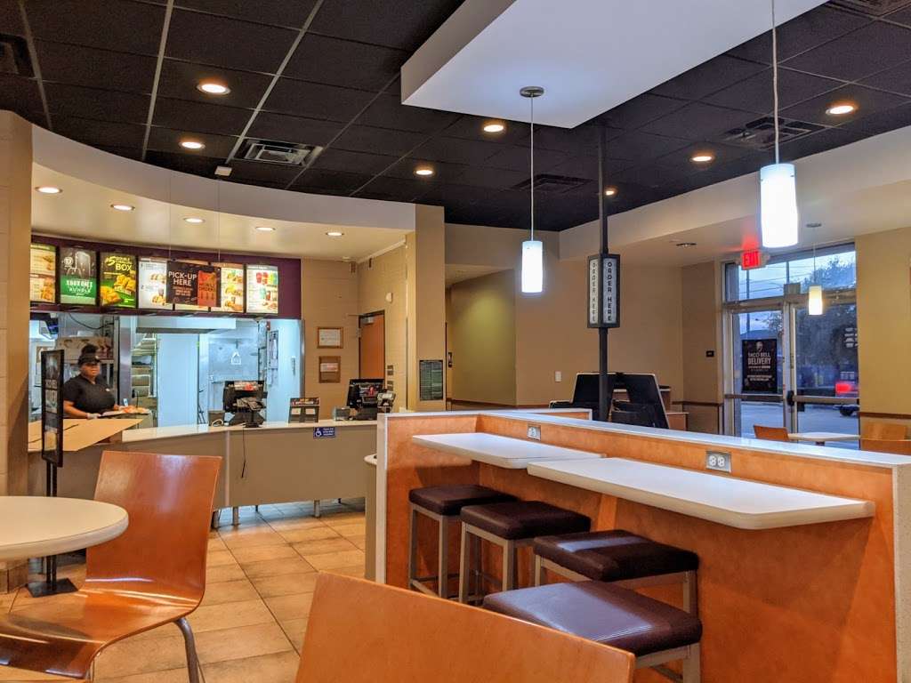 Taco Bell | 381 W, TX-303 Spur, Grand Prairie, TX 75051, USA | Phone: (972) 263-6061