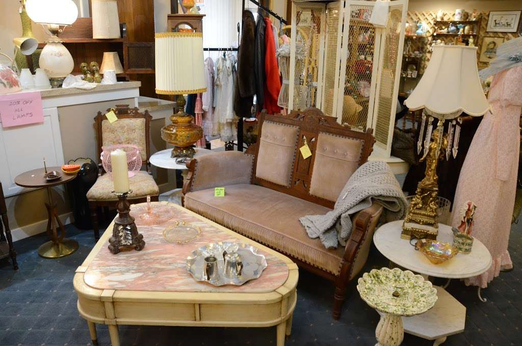 Vintage Treasures | 507 W Exchange St, Crete, IL 60417, USA | Phone: (708) 672-7090