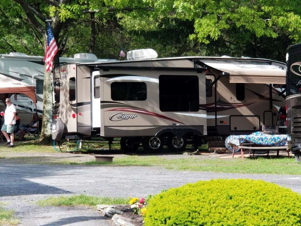 Four Seasons Campground | 249 Babbling Brook Rd, Scotrun, PA 18355, USA | Phone: (570) 629-2504