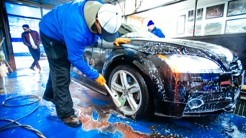 Evanston Car Wash & Detail Center | 2416 Dempster Street, Evanston, IL 60202 | Phone: (847) 866-6444