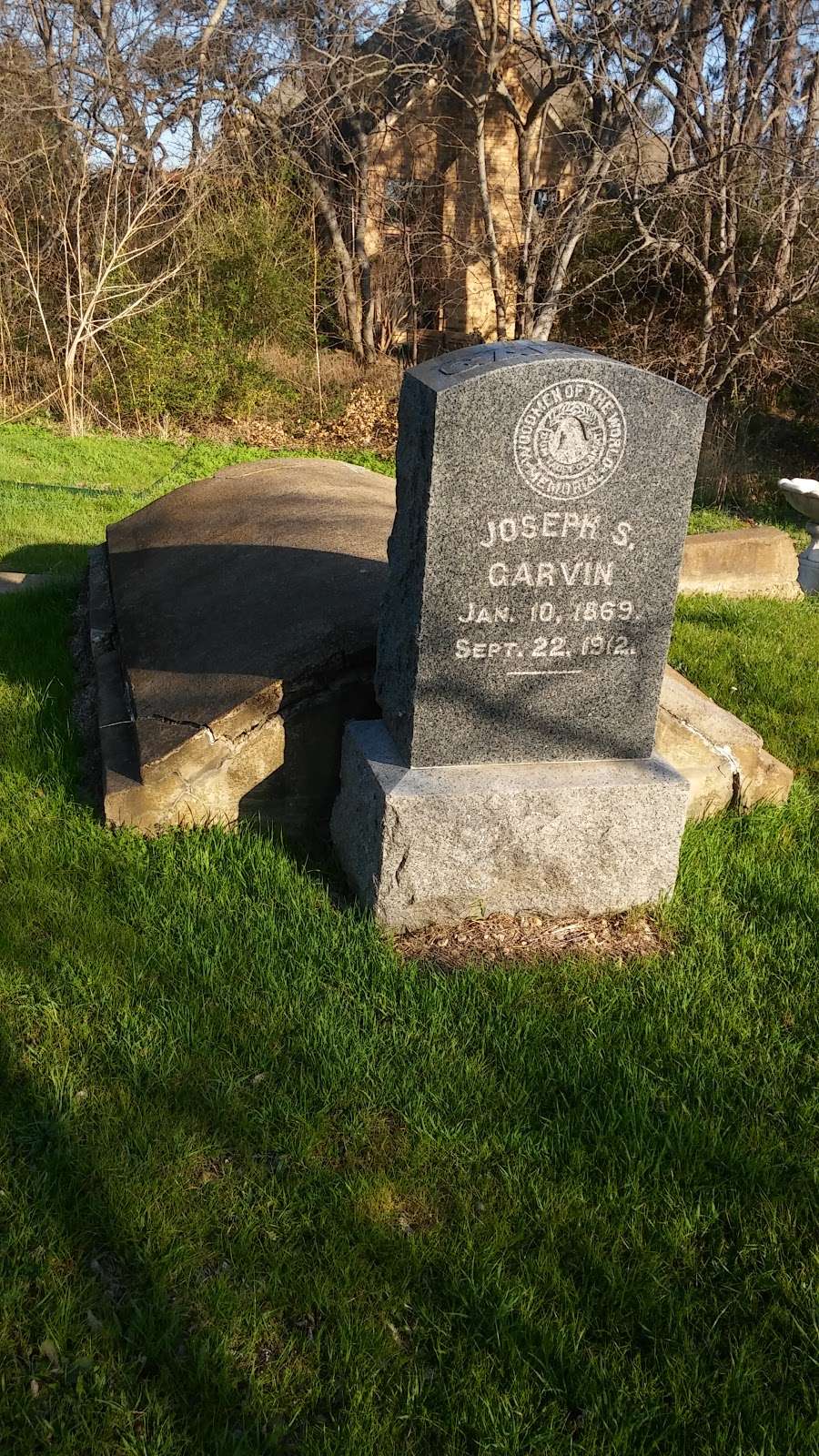 Garvin Memorial Cemetery | Dallas, TX 75220