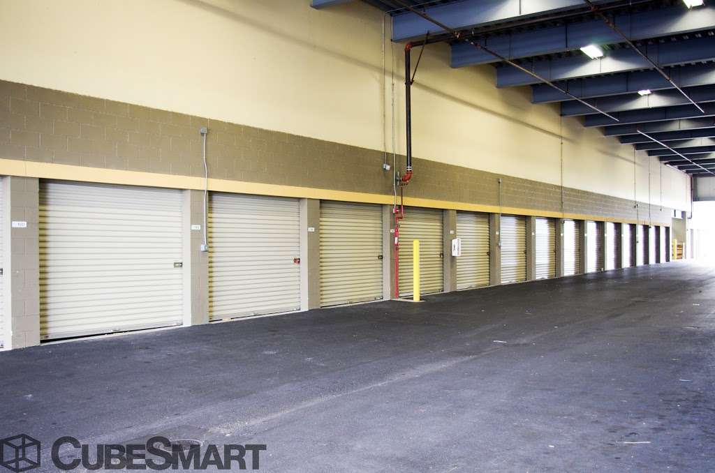 CubeSmart Self Storage | 10425 S John Young Pkwy, Orlando, FL 32837, USA | Phone: (407) 515-2696