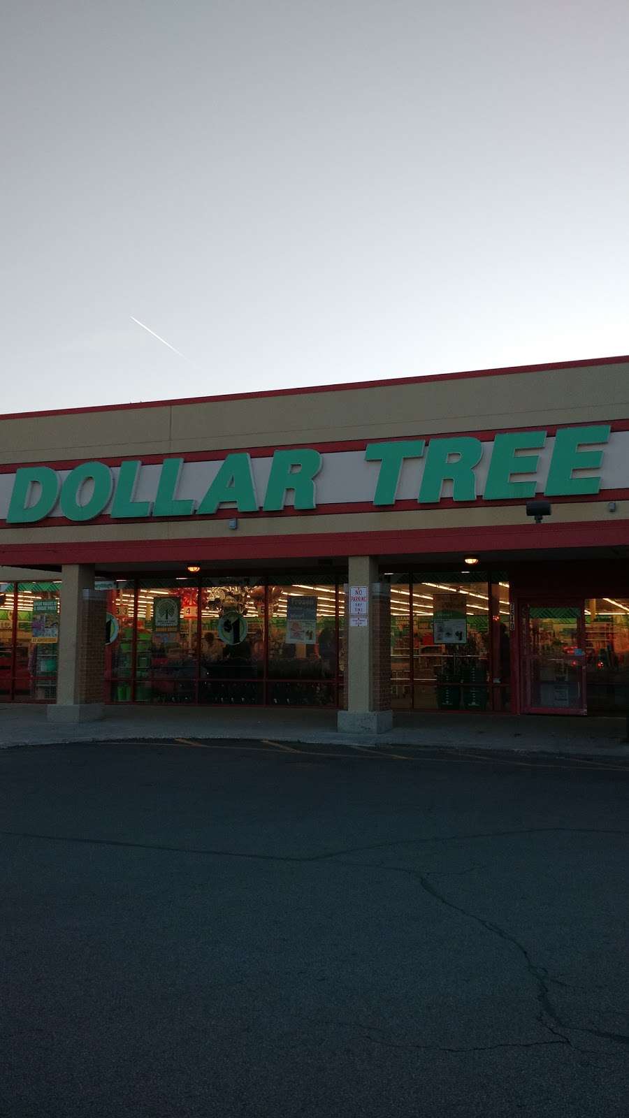 Dollar Tree | 7540 N Western Ave, Chicago, IL 60645, USA | Phone: (773) 743-8452