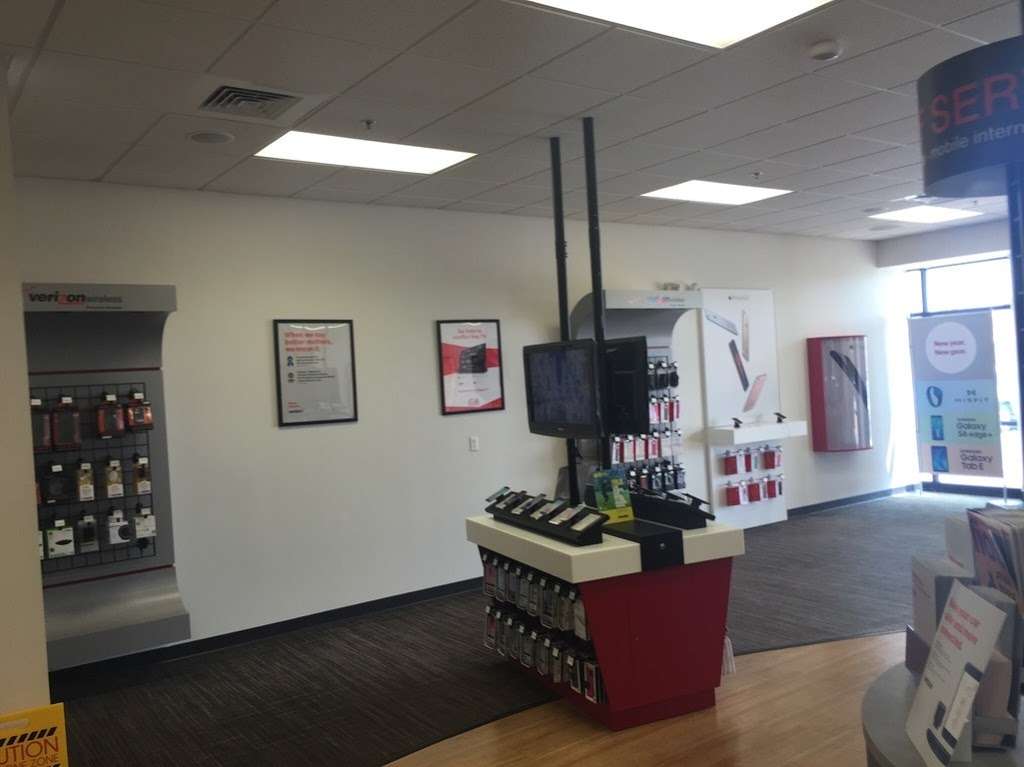 Verizon Authorized Retailer, TCC | 704 County St, Taunton, MA 02780, USA | Phone: (508) 822-3900