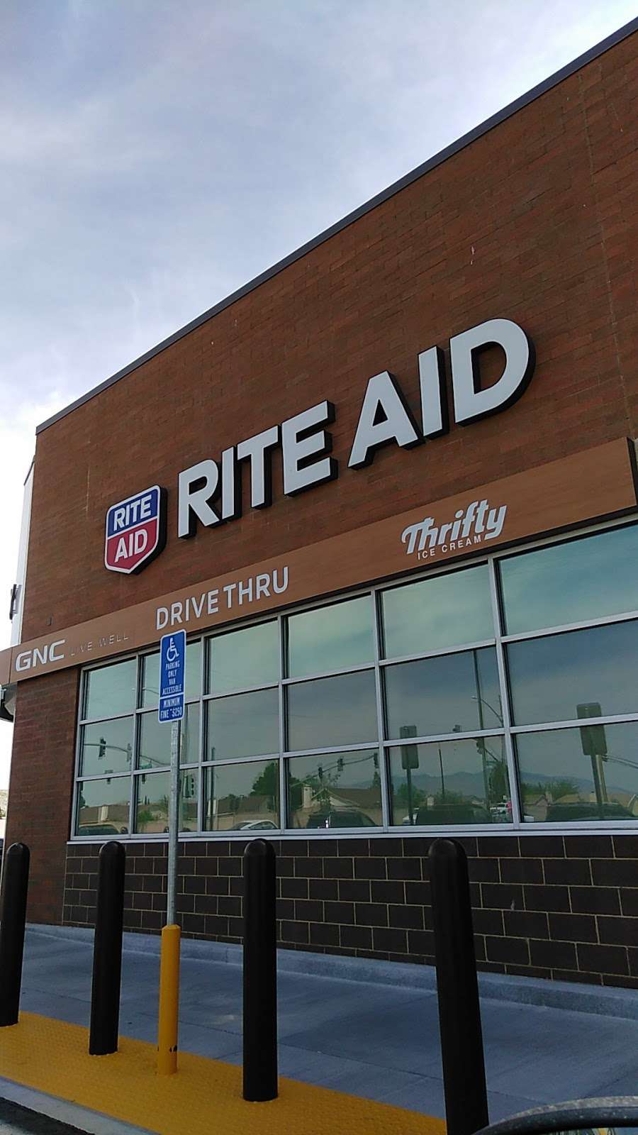 Rite Aid | 2938 West Rosamond Boulevard, Rosamond, CA 93560, USA | Phone: (661) 256-1116