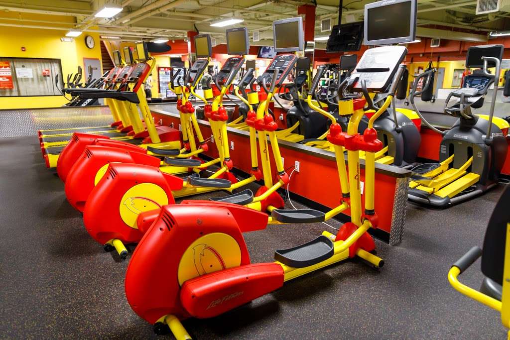 Retro Fitness | 375 Old Country Rd, Carle Place, NY 11514 | Phone: (516) 493-9885