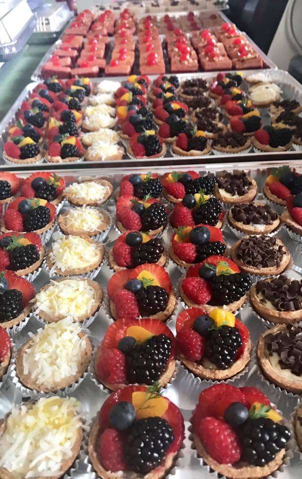 Brendas Pastries & Goods | 175 N State St, Aurora, IL 60505 | Phone: (630) 631-4995