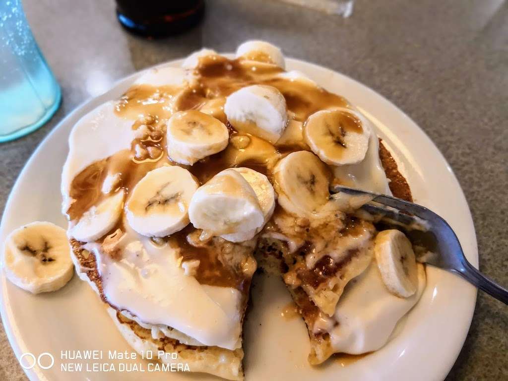 Dennys | 2611 Fisher Blvd, Barstow, CA 92311, USA | Phone: (760) 253-3403