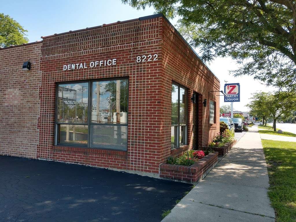 Piekos & Luksha: Luksha Lorette M DDS | 8222 W Oakton St, Park Ridge, IL 60068 | Phone: (847) 823-6100