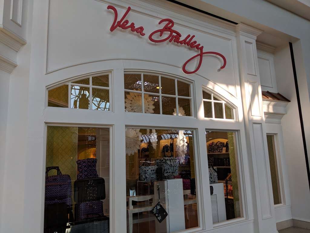 Vera Bradley | 10300 Little Patuxent Pkwy #2980, Columbia, MD 21044 | Phone: (410) 740-0533