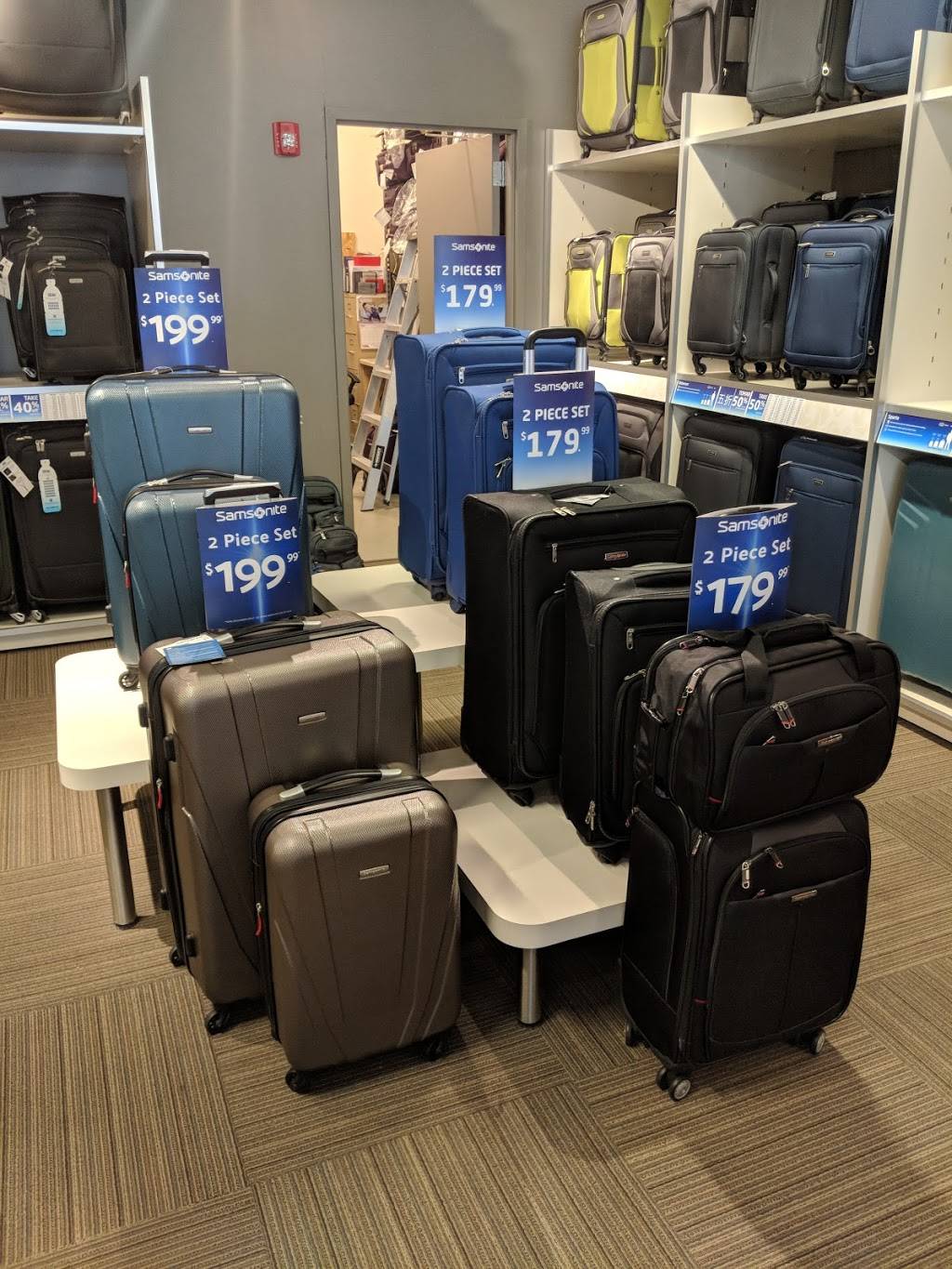 Samsonite | 1955 Fashion Outlets Blvd, Niagara Falls, NY 14304 | Phone: (716) 297-3835