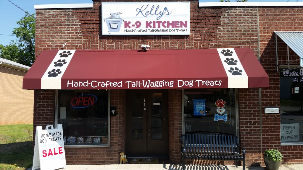 Kellys K-9 Kitchen | 118 N Main St, Lowell, NC 28098, USA | Phone: (704) 616-3760
