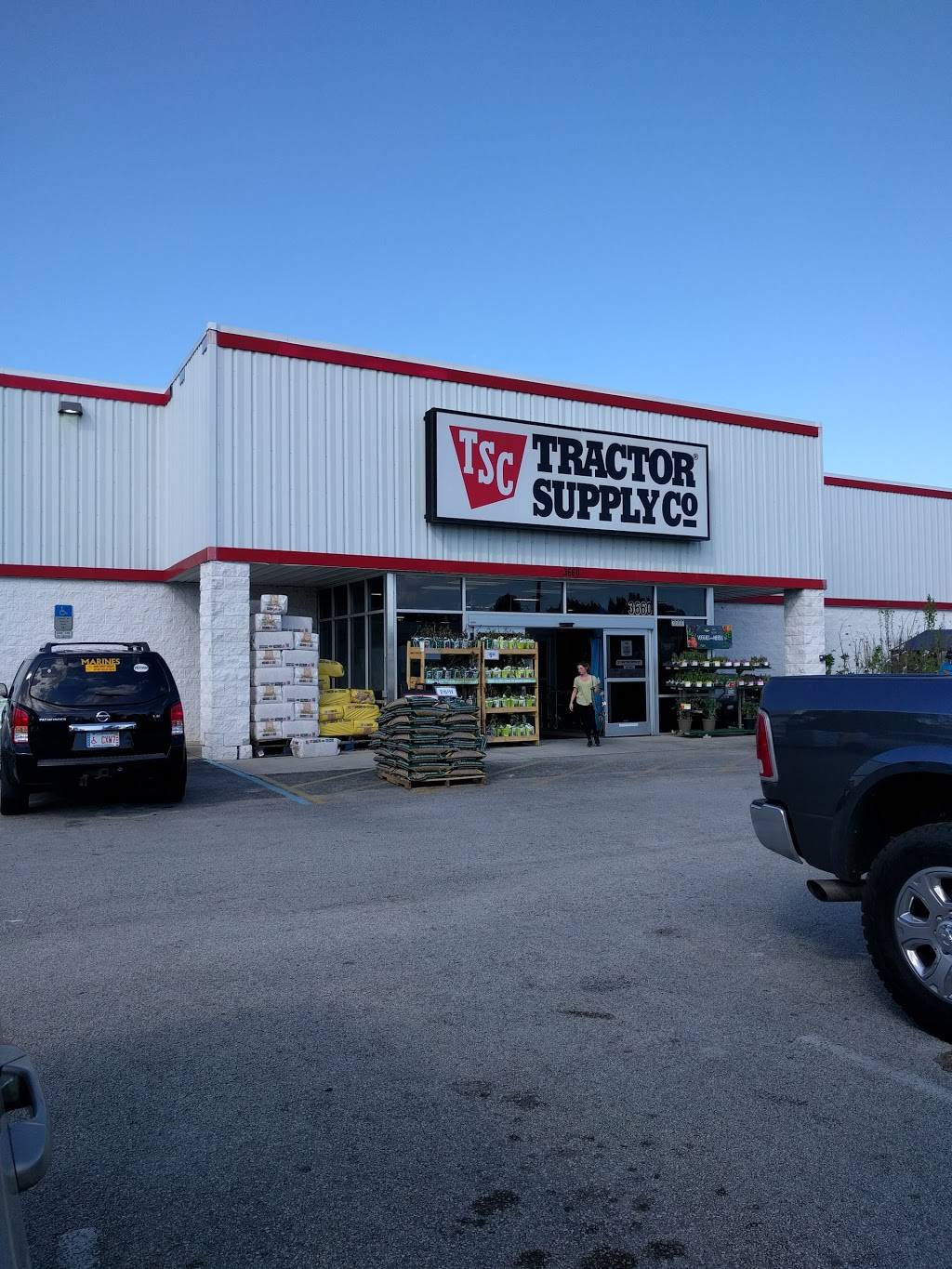 Tractor Supply Co. | 3660 W New Haven Ave, Melbourne, FL 32904, USA | Phone: (321) 725-7857