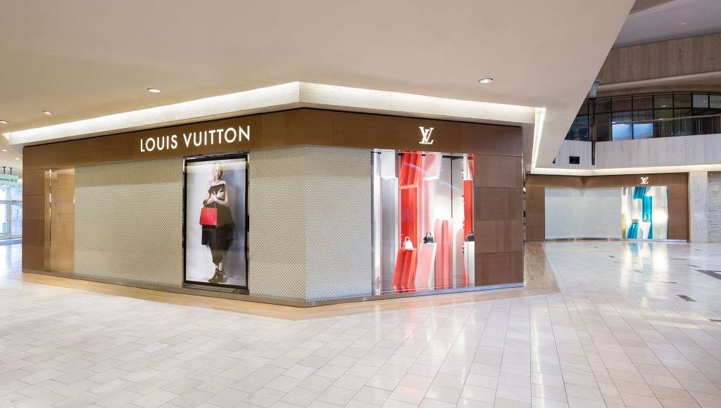 Louis Vuitton Chicago Northbrook | 1188 Northbrook Ct 1st Floor, Northbrook, IL 60062 | Phone: (847) 714-1004