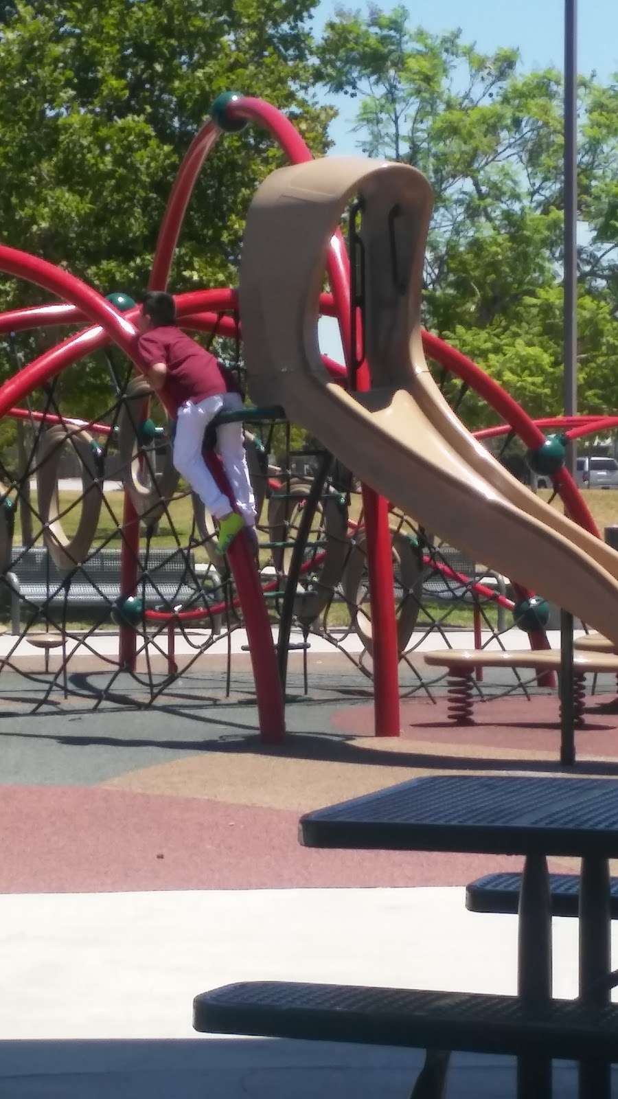 Fernandez Park | 18006 Miller Ave, Fontana, CA 92336, USA | Phone: (909) 349-6900