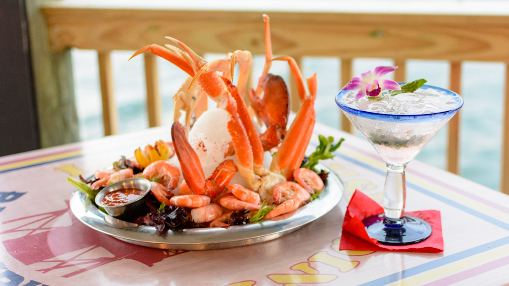 Lighthouse Point Bar & Grille | 925 Lake Shore Dr, The Villages, FL 32162, USA | Phone: (352) 753-7800