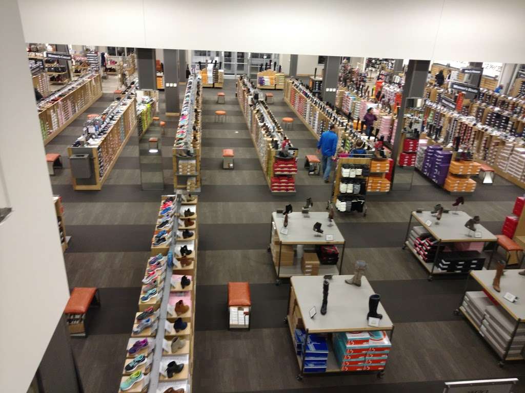 DSW Designer Shoe Warehouse | 5250 S 76th St, Greendale, WI 53129, USA | Phone: (414) 377-4060