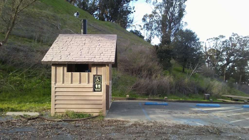 Nejedly Staging Area | Cal Riding & Hiking Trail, Martinez, CA 94553, USA | Phone: (510) 633-0460