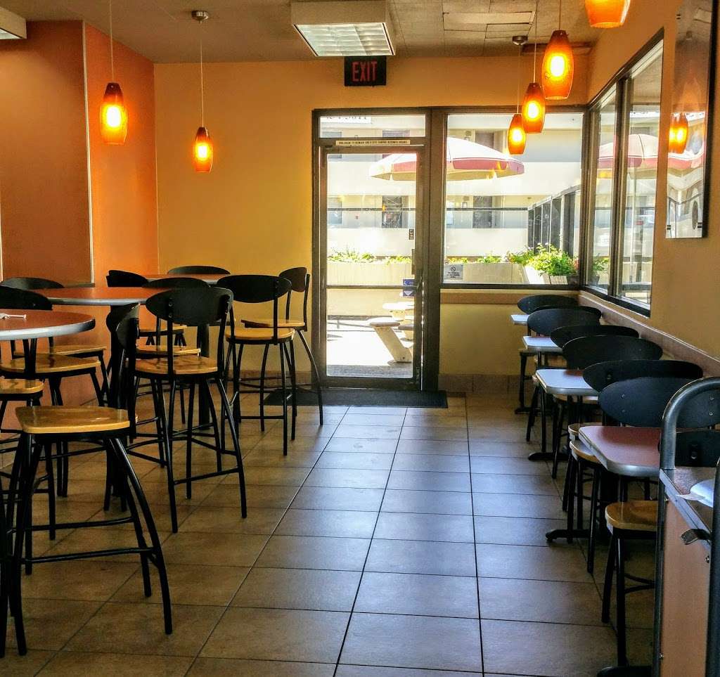 Jack in the Box | 3980 E Ocean Blvd, Long Beach, CA 90803, USA | Phone: (562) 439-6798