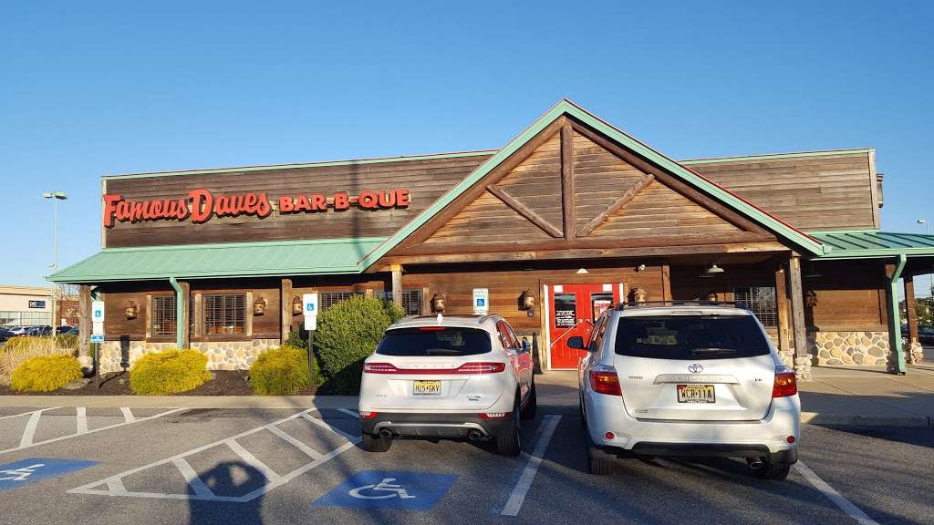 Famous Daves Bar-B-Que | 4215 E Black Horse Pike, Mays Landing, NJ 08330, USA | Phone: (609) 569-9910