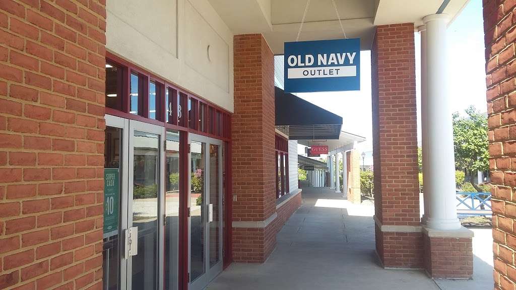 Old Navy | 241 Fort Evans Rd NE, Leesburg, VA 20176, USA | Phone: (703) 669-3301