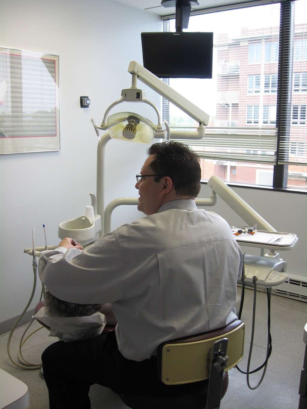 Saul D. Legator, DDS | 4801 W Peterson Ave #400, Chicago, IL 60646, USA | Phone: (773) 756-5917