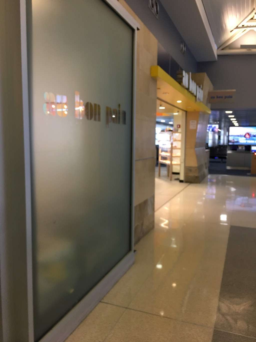 Au Bon Pain | Terminal 8, oncourse C,, JFK Expressway, Jamaica, NY 11430, USA | Phone: (718) 917-6438