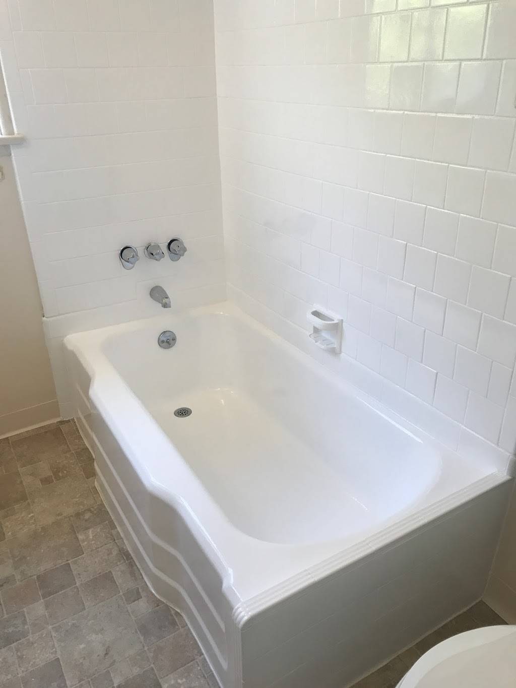 Bathtub Reglazing Los Angeles | 2513 S La Salle Ave, Los Angeles, CA 90018, USA | Phone: (818) 722-1995