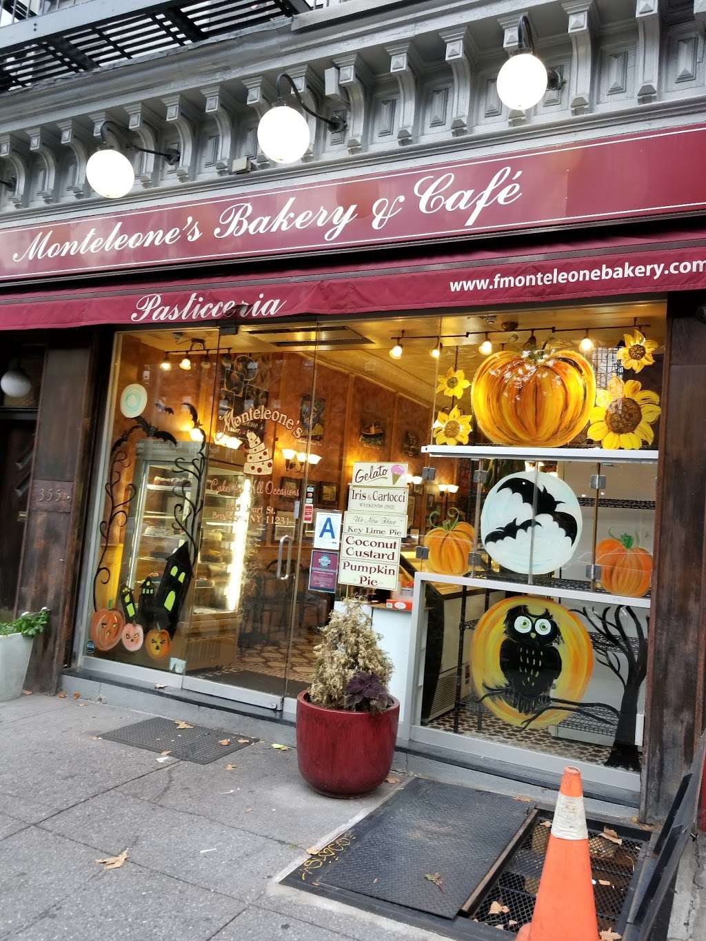 Pasticceria Monteleone BK | 355 Court St, Brooklyn, NY 11231 | Phone: (718) 852-5600