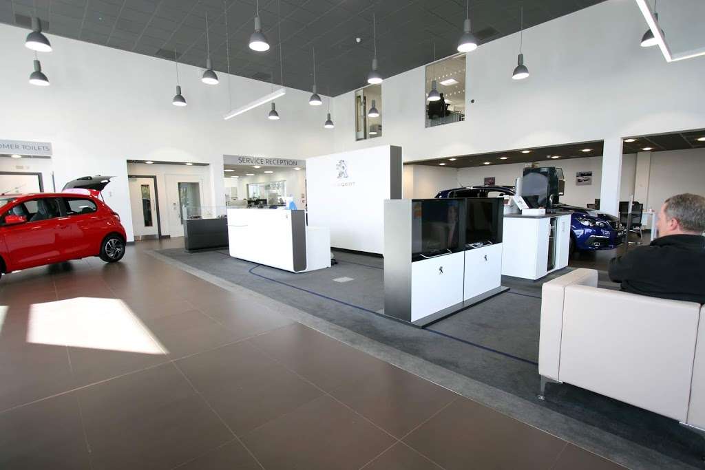 Robins & Day Peugeot Chingford | Chingford Rd, Walthamstow, London E4 8SP, UK | Phone: 020 3589 7777