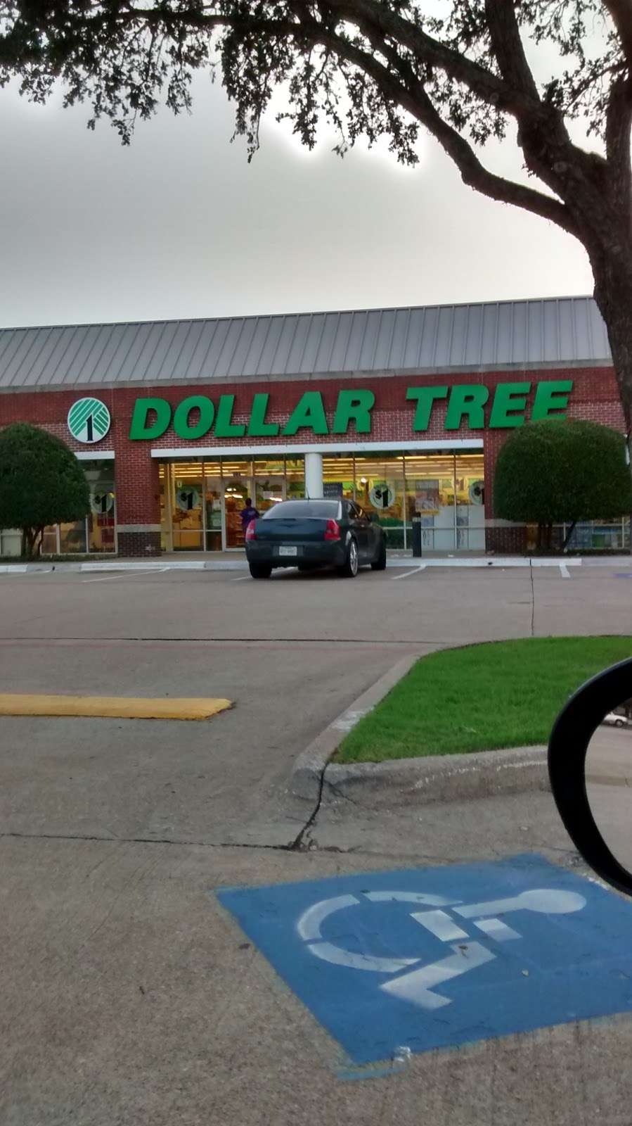 Dollar Tree | 2661 Midway Rd #201, Carrollton, TX 75006, USA | Phone: (469) 608-6819