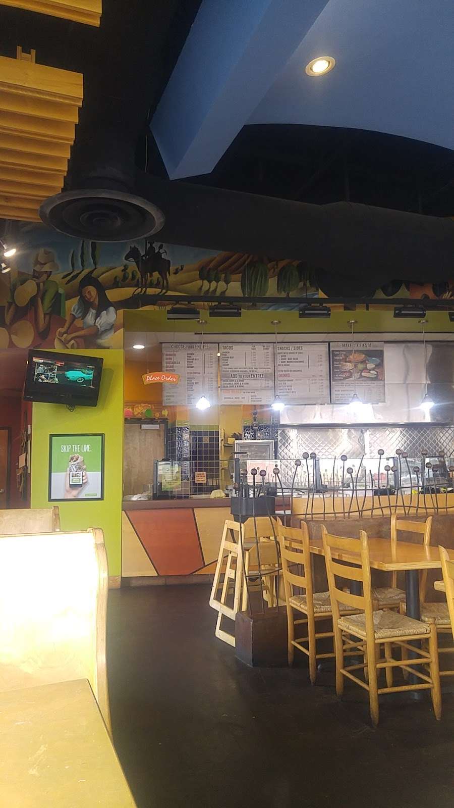 Salsaritas Fresh Mexican Grill | 5825 Plank Rd #101, Fredericksburg, VA 22407 | Phone: (540) 786-9981